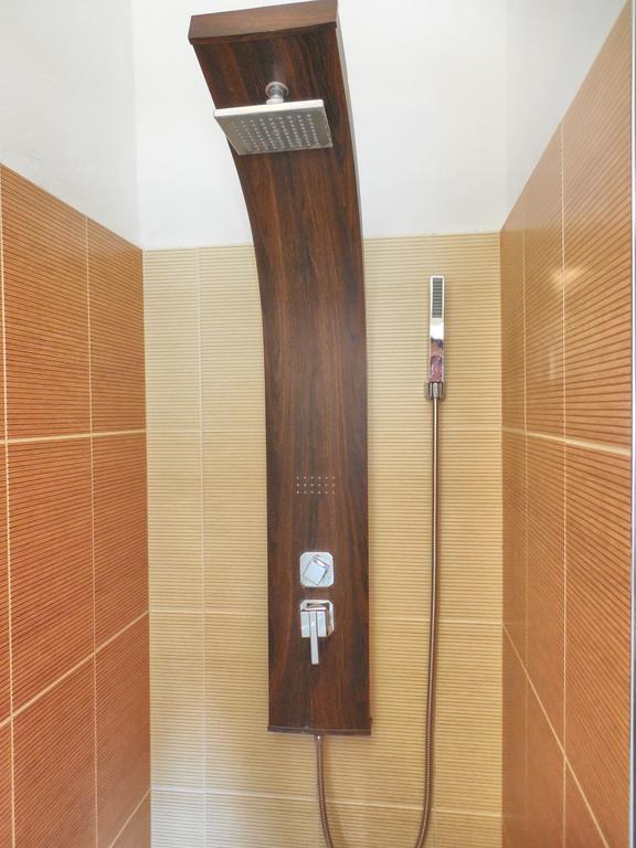 Orange Bamboo Suite Split Exterior foto